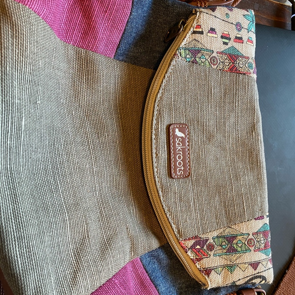 Sakroots purse. Only used once. - Picture 7 of 7